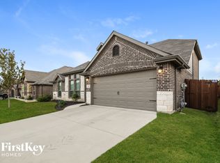 317 Sugar Creek Ln, Saginaw, TX 76131