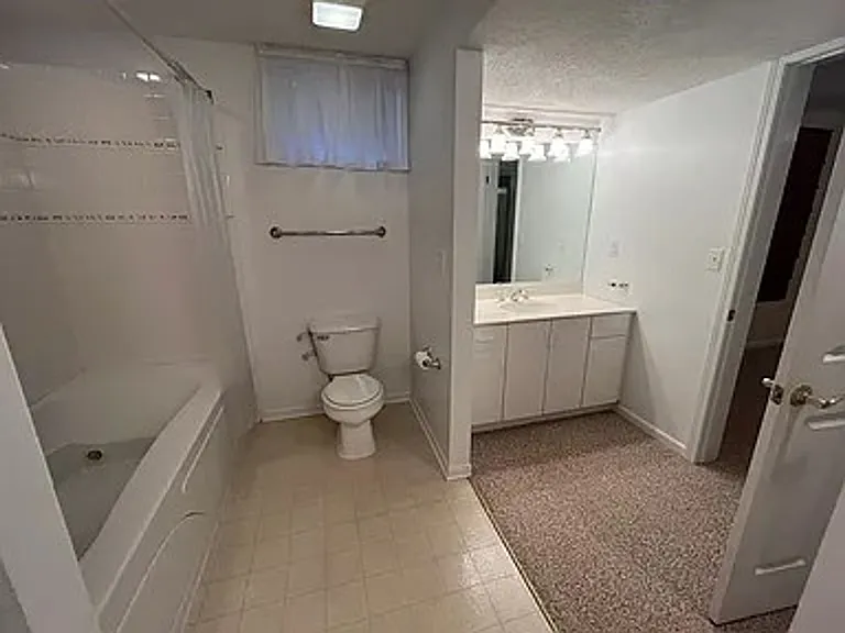 3363 Canterbury Ct — Photo 18