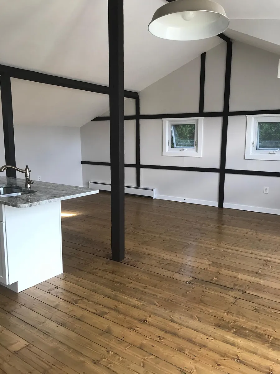 Building Photo - 26 Elm St #R