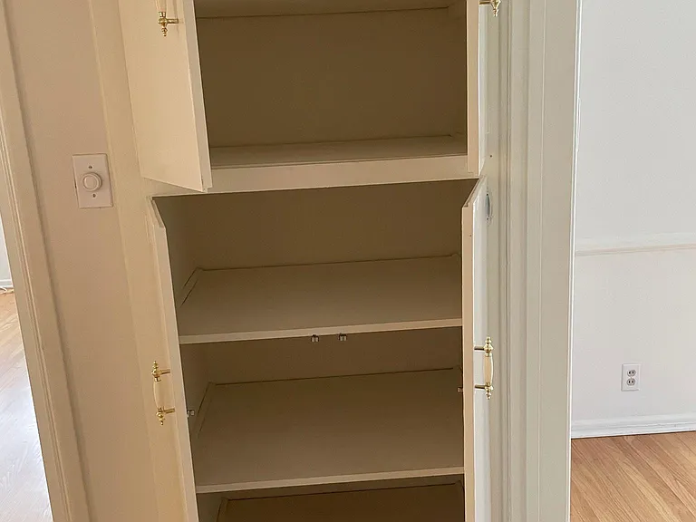 1037 S Bedford St #6 — Photo 7