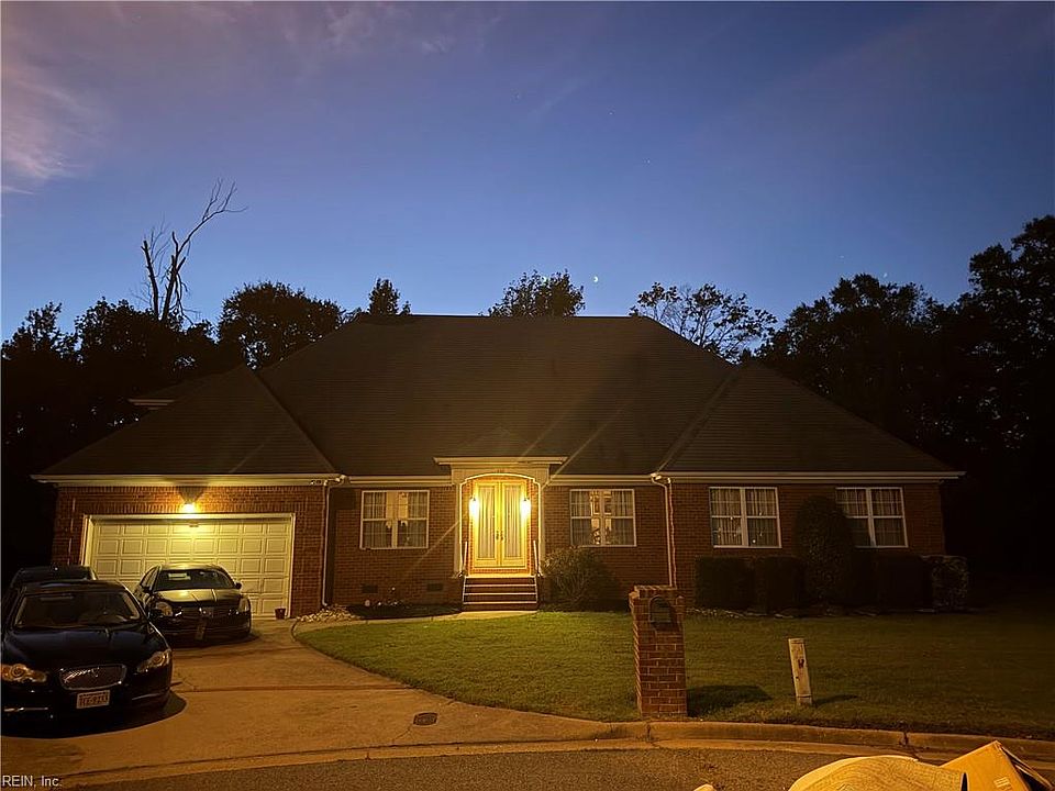 1st image of 440 Ivy Cres