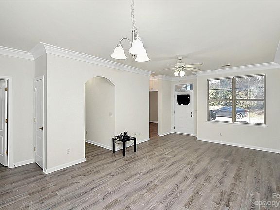 5th image of 7208 Michaels Landing Dr