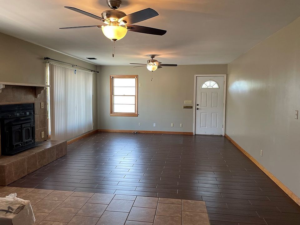 2219 Jefferson St, Great Bend, KS 67530 Zillow