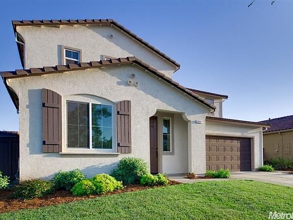 2nd image of 2644 Summerland Way