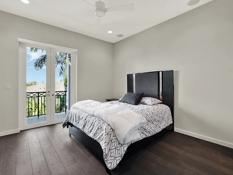 425 N Ocean Blvd #3 — Photo 59