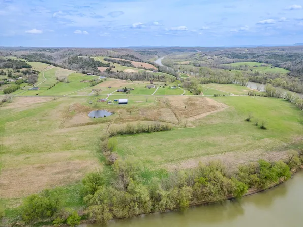 3925 Jackson Ferry Rd, Winchester, KY 40391