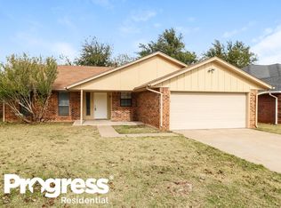 11853 SW 4th St, Yukon, OK 73099