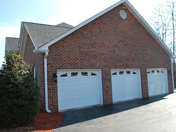 5th image of 7809 Wellington Dr