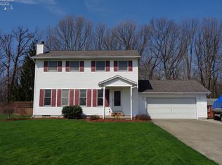 7490 Hidden Glen Dr, Amherst, OH