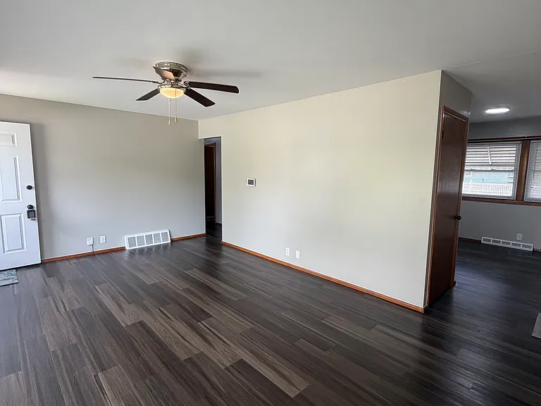 1905 Cypress Dr — Photo 7