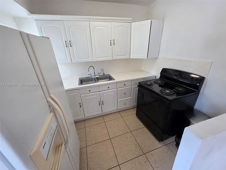 7501 Byron Ave #1A — Photo 16