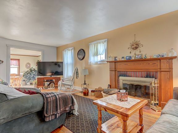 4th image of 314 N Elm St