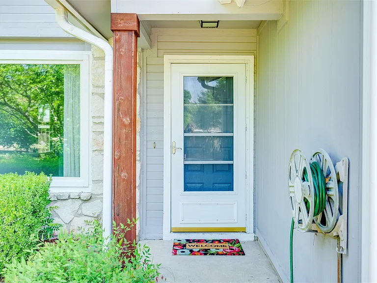 5900 Richard Carlton Blvd — Photo 4