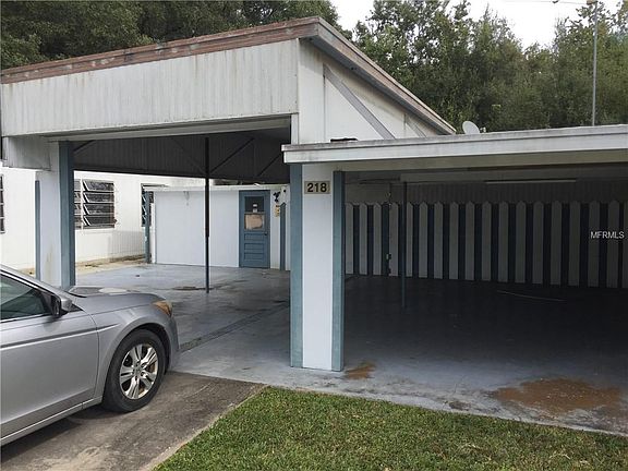 3rd image of 218 Twin Lakes Cir