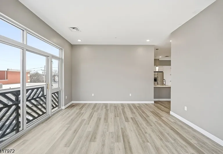 271 Millburn Ave #2D — Photo 18