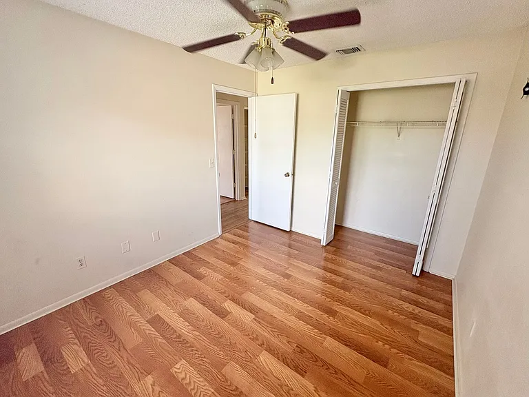2224 Fairmont Cir — Photo 18