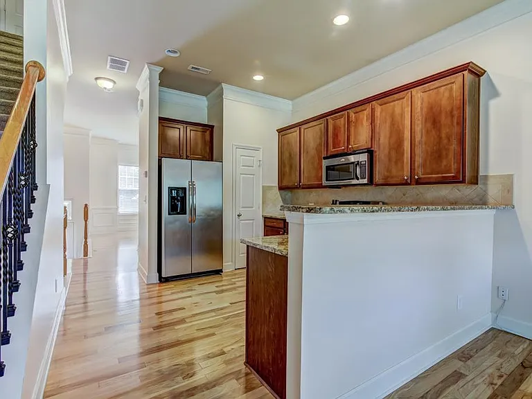 2027 Cobblestone Cir NE — Photo 9