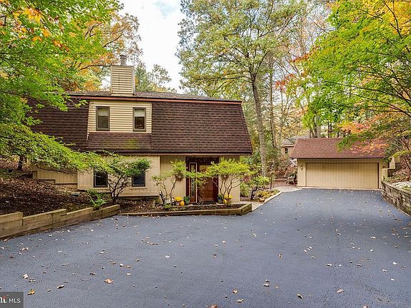 3rd image of 199 Deer Hill Rd