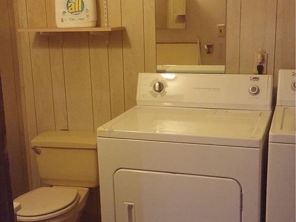 1/2 bath dwnstairs w/washer & dryer