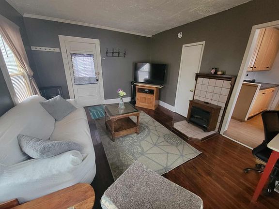 2nd image of 35 Gordon St #A