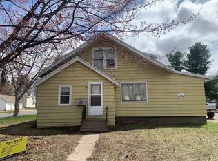 1702 6th St E, Menomonie, WI 54751