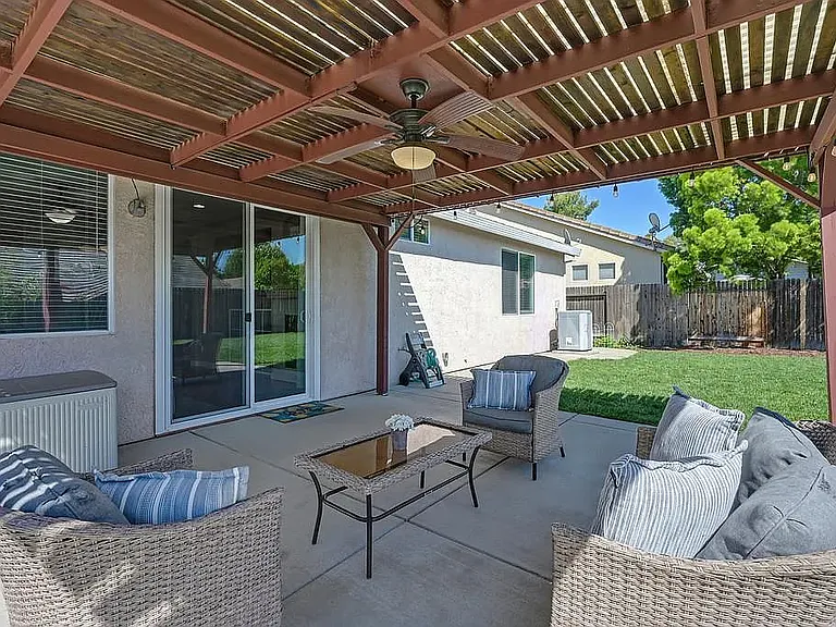 9226 Lucchesi Dr — Photo 16