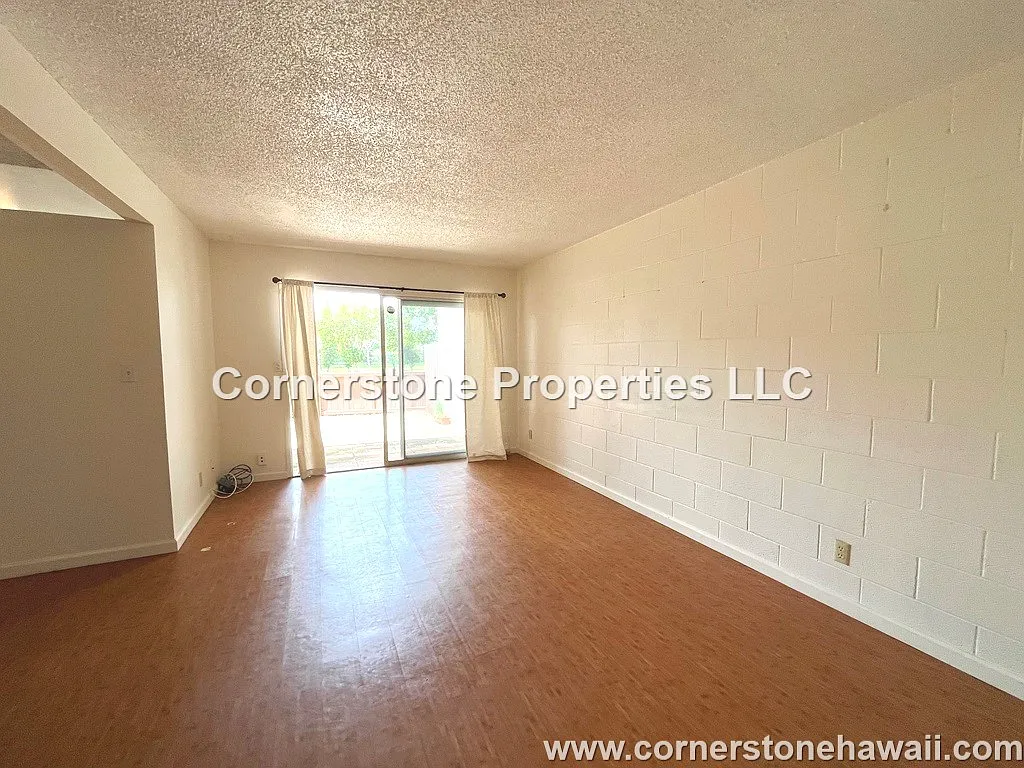 1363LI* - 1 — Photo 2