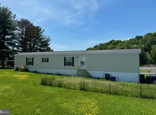 725 Mountain Rd, Pine Grove, PA 17963