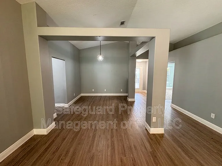 9615 Laramie Dr — Photo 7