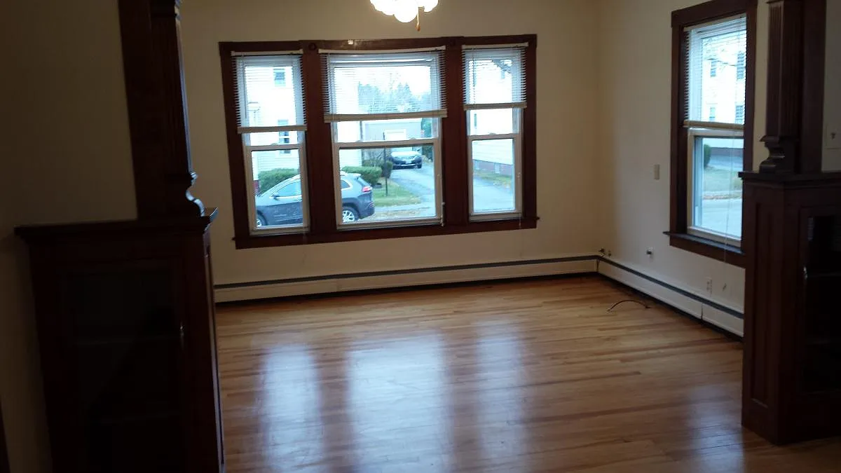 3 bed, 1200 sqft, $1,750 — Photo 3