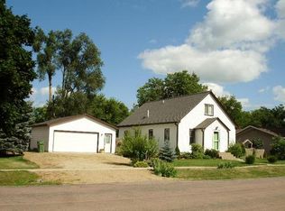 720 S Poplar St, Freeman, SD 57029