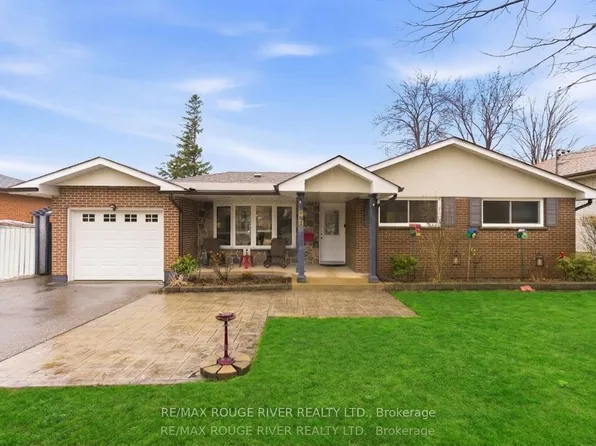 98 Applewood Cres, Whitby, ON L1N 2E7