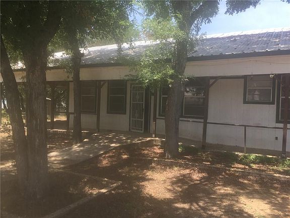 2nd image of 480 Bluebonnet Ln