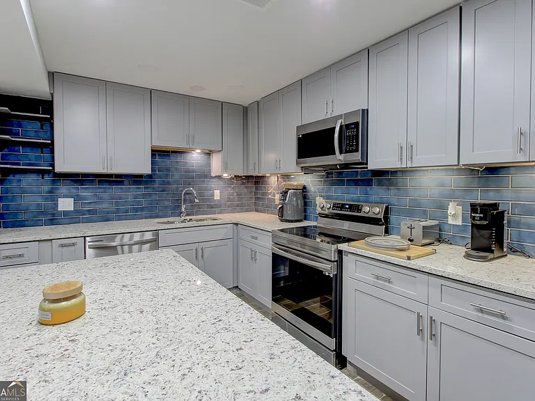 4915 Lake Forest Dr SE — Photo 7