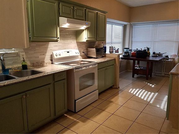 4th image of 10563 Blackjack Oaks Dr