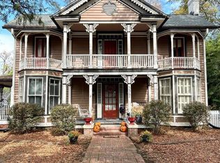 538 Carthage St, Cameron, NC 28326