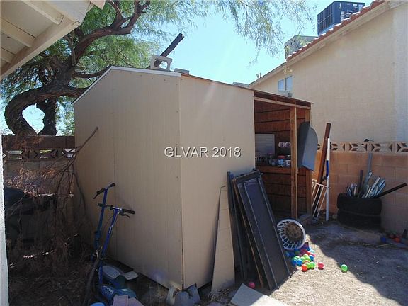 2nd image of 6574 Clover Wood Ln