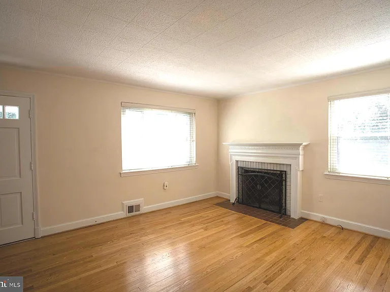 5915 Ryland Dr — Photo 6