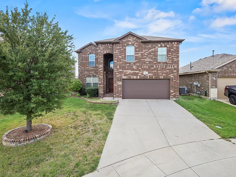 1804 Capulin Rd — Photo 2