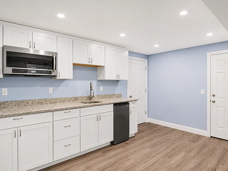 250 Willow St — Photo 13