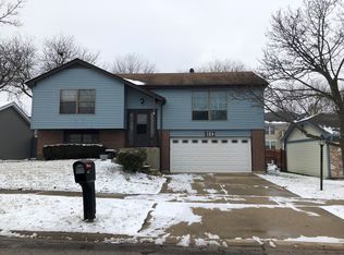 164 Hastings Mill Rd, Streamwood, IL 60107