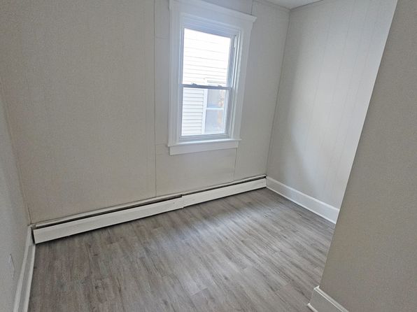 stamford-connecticut-240502497 picture