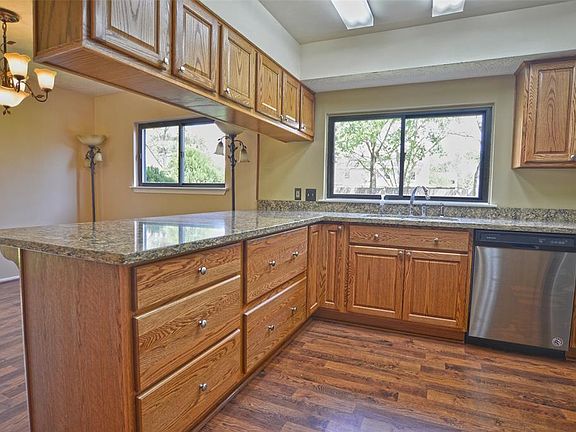 5th image of 431 Gleneagles Dr