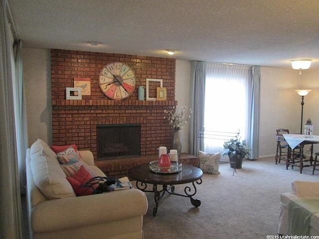 2nd image of 730 N Lafayette Dr