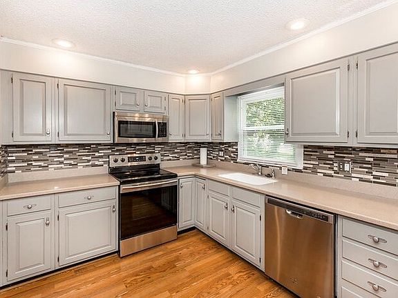 5th image of 10242 Connell Dr