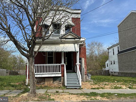 2nd image of 320 Rutherford Ave