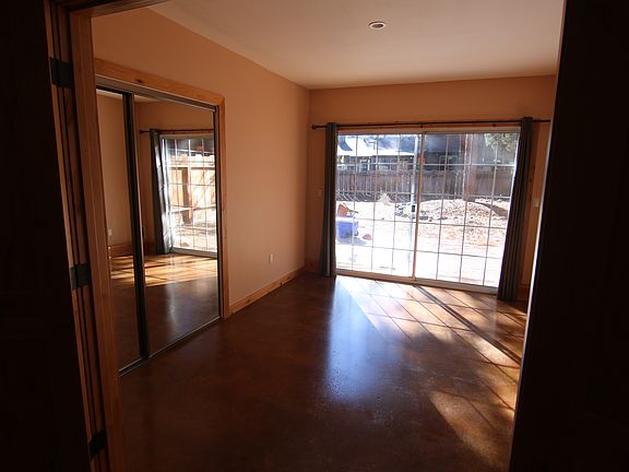 5th image of 824 Hazel Dr Unit B