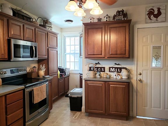5th image of 716 W Archer Ave