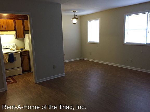3rd image of 815 Northridge St APT B