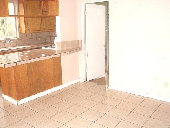4th image of 3052 Chamoune Ave